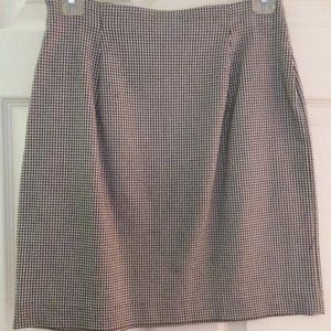 Ann Taylor Women's Skirt,  Houndstooth Sz 6